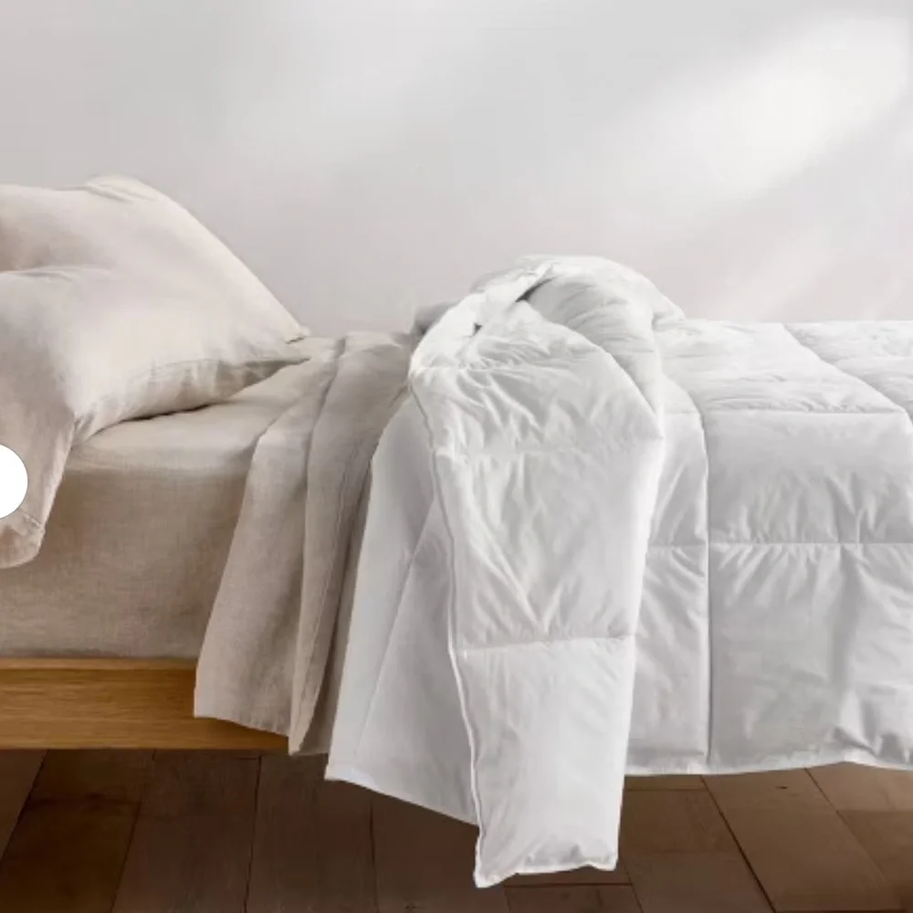 Casaluna Down alternative comforter white new